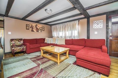 116 Elliott St, Danvers, MA 01923 photo 4