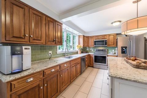 93 King St, Reading, MA 01867 photo 14