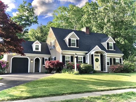 93 King St, Reading, MA 01867 photo 1