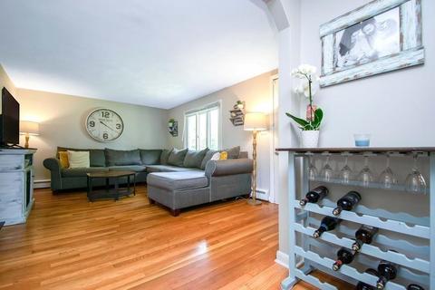 70 Kerry Dr, Springfield, MA 01118 photo 7