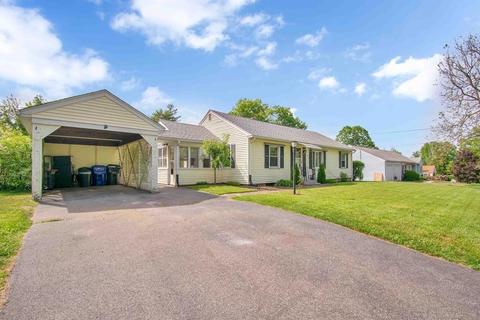 70 Kerry Dr, Springfield, MA 01118 photo 3