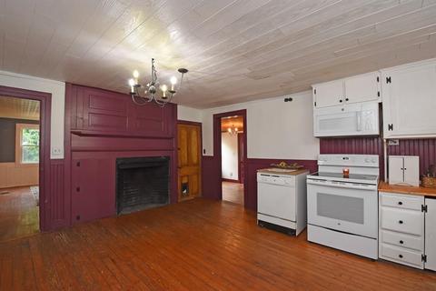 96 S Main St, Ashburnham, MA 01430 photo 6