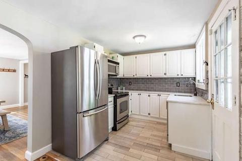 11 Eustis Ave, Wakefield, MA 01880 photo 13