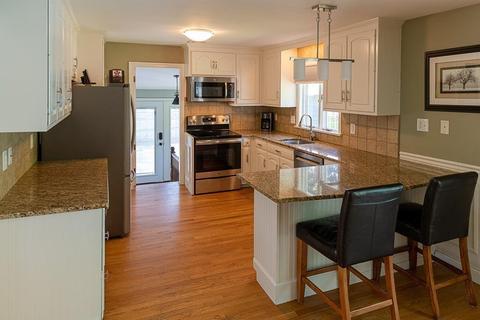 4 Donegal Cir, Danvers, MA 01923 photo 5