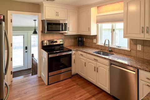 4 Donegal Cir, Danvers, MA 01923 photo 4