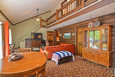 12 Laurel Dr, Ashburnham, MA 01430 photo 5