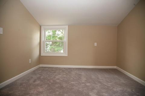 67 Chilson St, Springfield, MA 01118 photo 9
