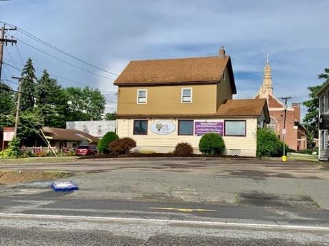 477 Britton St, Chicopee, MA 01020 photo 3