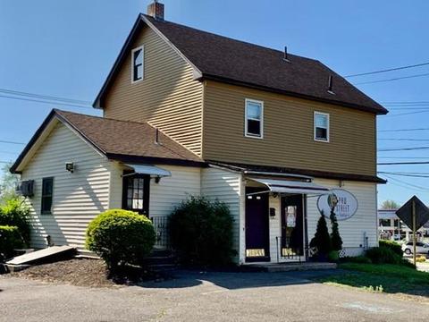 477 Britton St, Chicopee, MA 01020 photo 1