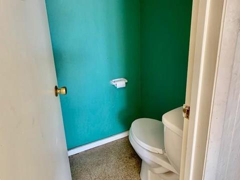 477 Britton St, Chicopee, MA 01020 photo 8