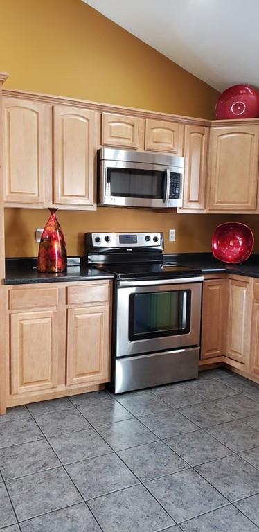 1060 Laurel, Fall River, MA 02721 photo 18