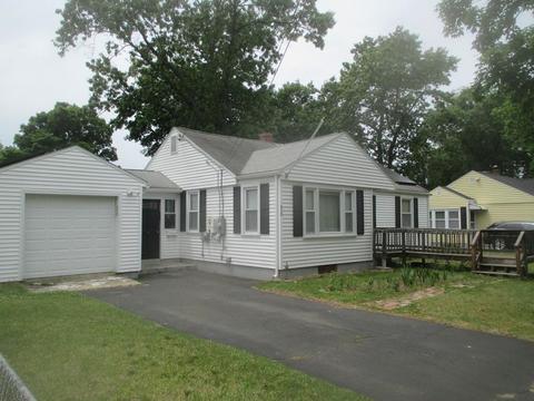 58 Glencoe St, Springfield, MA 01104 photo 4