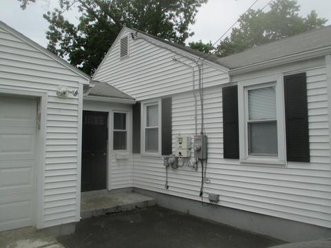 58 Glencoe St, Springfield, MA 01104 photo 5