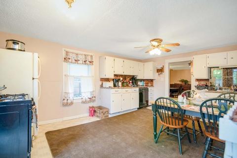 49 Armory St, Springfield, MA 01105 photo 7