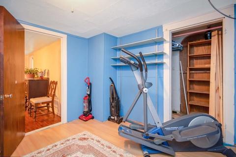 49 Armory St, Springfield, MA 01105 photo 9