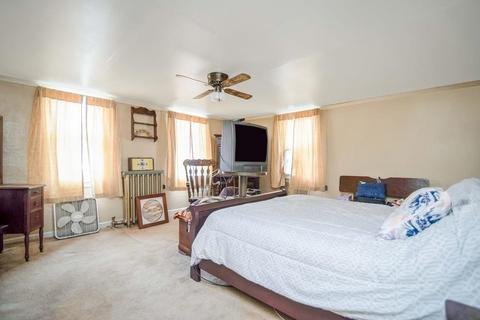 49 Armory St, Springfield, MA 01105 photo 17