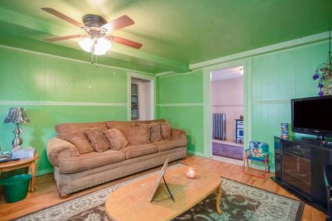 49 Armory St, Springfield, MA 01105 photo 2
