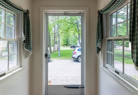 114 Farmer Rd, Hooksett, NH 03106 photo 4