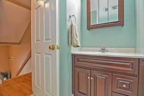 8 Lilac Ln, Worcester, MA 01607 photo 35