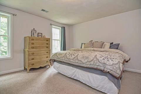 8 Lilac Ln, Worcester, MA 01607 photo 22