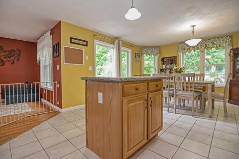 8 Lilac Ln, Worcester, MA 01607 photo 16