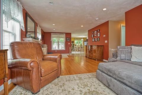 8 Lilac Ln, Worcester, MA 01607 photo 12