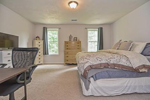 8 Lilac Ln, Worcester, MA 01607 photo 24