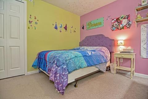 8 Lilac Ln, Worcester, MA 01607 photo 28