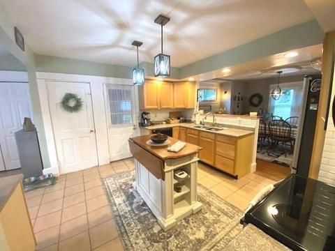 79 Ely Ave, West Springfield, MA 01089 photo 17