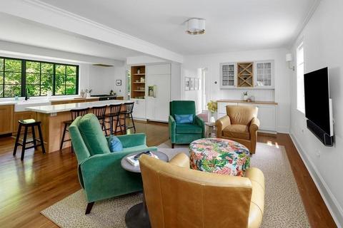 317 Main St, Hingham, MA 02043 photo 8
