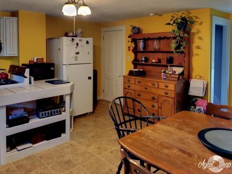 63 Decatur St, Springfield, MA 01151 photo 7