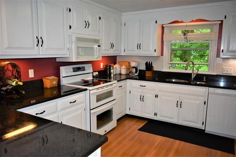 25 Merrill Dr, Atkinson, NH 03811 photo 3