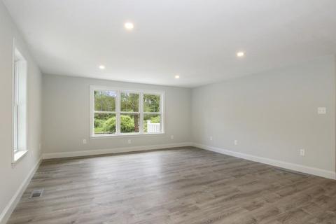 47 Fearing Hill Rd, Wareham, MA 02576 photo 3