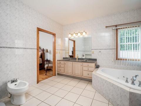 187 Lake Ave, Fall River, MA 02721 photo 23