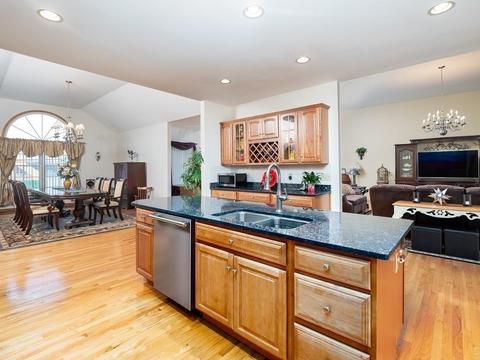 187 Lake Ave, Fall River, MA 02721 photo 8