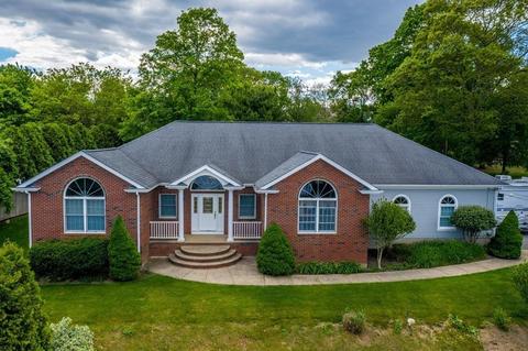 187 Lake Ave, Fall River, MA 02721 photo 3