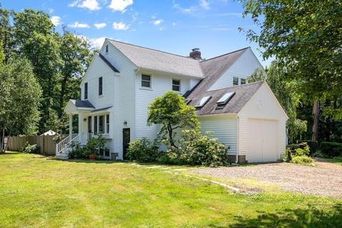 138 Central St, Hingham, MA 02043 photo 1