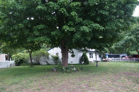 47 Camardo Dr, Wareham, MA 02571 photo 3