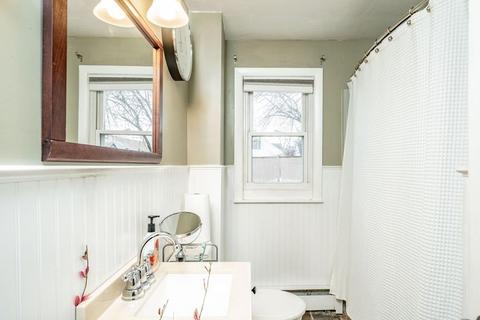 42 Stuart St, Springfield, MA 01119 photo 4