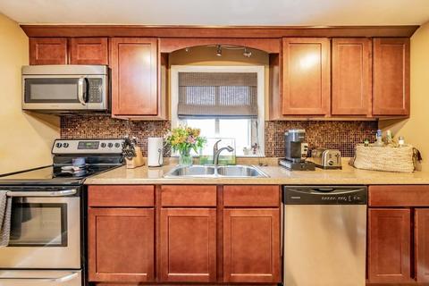 42 Stuart St, Springfield, MA 01119 photo 2