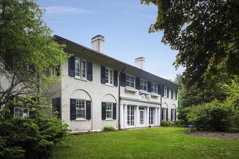 39 Clyde St, Brookline, MA 02467 photo 2