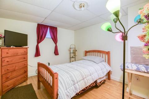 11 Old Point St, Springfield, MA 01109 photo 24
