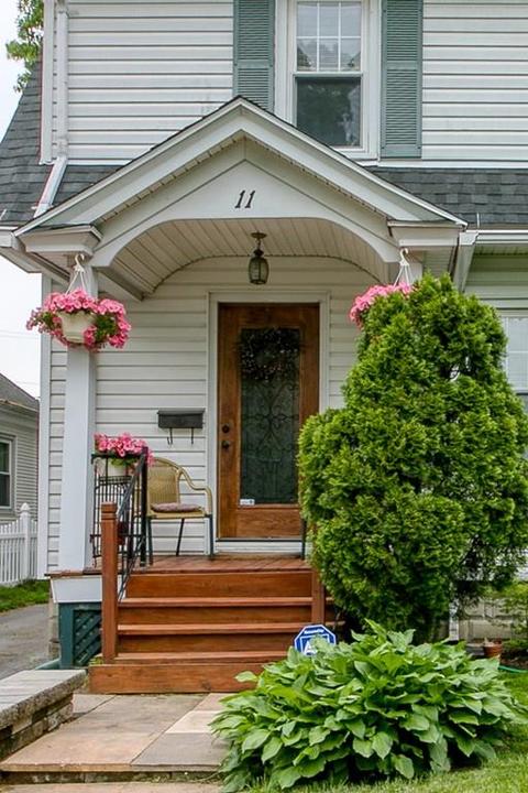 11 Old Point St, Springfield, MA 01109 photo 3