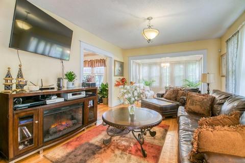 11 Old Point St, Springfield, MA 01109 photo 15