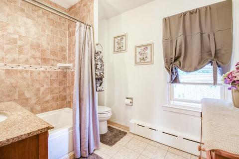 11 Old Point St, Springfield, MA 01109 photo 20
