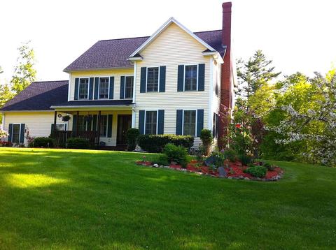 29 Robinson St, Brentwood, NH 03833 photo 1