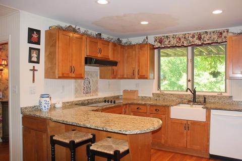 25 Mendon St, Upton, MA 01568 photo 3