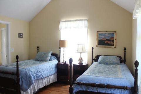 25 Mendon St, Upton, MA 01568 photo 19