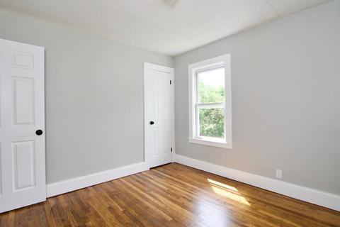 72 Clifton Ave, Springfield, MA 01105 photo 40