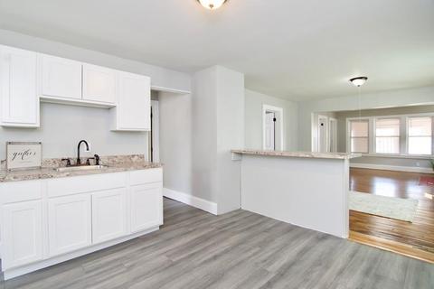 72 Clifton Ave, Springfield, MA 01105 photo 4